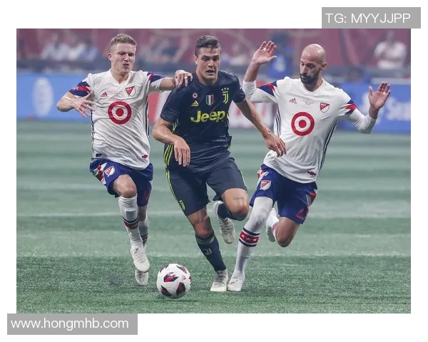 2019年足球明星精彩瞬间回顾与经典照片分享