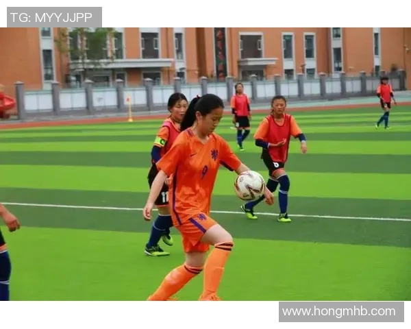 足球明星正脸照片中的女孩展现青春活力与梦想追逐的精彩瞬间